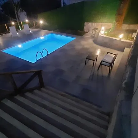 Mesmerizing House With Heated Pool In Sapanca